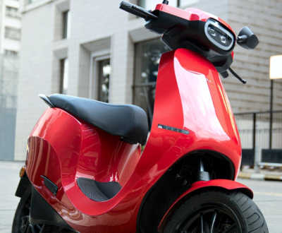 Ola S1 Pro Gen 1 Electric Bikes Electric Jet Black, Matt Black, Porcelain White, Gerua, Liquid Silver, Coral Glam, Anthracite Grey, Amethyst, Midnight Blue, Steller Blue, Midnight Blue, Khaki, Marshmellow, Millenial Pink, Neo Mint ₹ 1,39,999