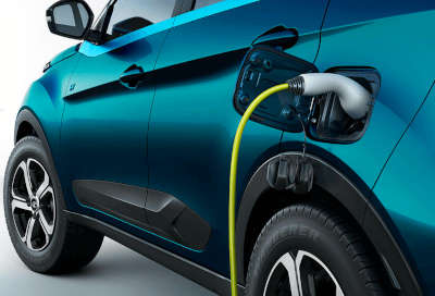 Tata Nexon EV Prime XZ+ SUV (Sports Utility Vehicle) Electric Yes (Automatic Climate Control) Android Auto (Yes), Apple Car Play (Yes) Signature Teal Blue Glacier White Daytone Grey ₹  15.99 Lakh