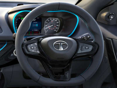 Tata Nexon EV Prime XZ Plus Dark Edition (2020 - 2023) SUV (Sports Utility Vehicle) Electric 2 Airbags (Driver, Passenger) Permanent Magnet Synchronous Motor paired to High energy density Lithium-ion battery pack Midnight black 5 Star (Global NCAP)