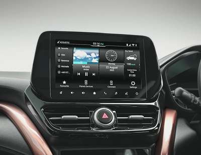 Maruti Grand Vitara Alpha Smart Hybrid AllGrip Compact SUV (Sports Utility Vehicle) Mild Hybrid(Electric + Petrol) 19.38 km/l Yes (Automatic Climate Control) Android Auto (Wireless), Apple Car Play (Wireless) Midnight Black, Grandeur Grey, Splendid Silver, Arctic White, Nexa Blue, Chestnut Brown ₹ 16.91 Lakh