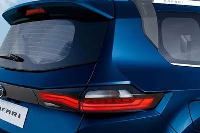 Tata Safari XE (2021 - 2023) SUV (Sports Utility Vehicle) Diesel 16.14 km/l 2 Airbags (Driver, Front Passenger) 2.0 L Kryotec Tropical mist, Orcus white, Daytona grey, Royale blue, Oberon black