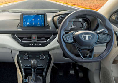 Tata Nexon XZ+ (S) Dual tone SUV (Sports Utility Vehicle) Petrol 17.33 km/l Yes (Automatic Climate Control) Android Auto (Yes), Apple Car Play (Yes) Foliage Green Calgary White Flame Red Daytone Grey Royal Blue ₹  11.60 Lakh
