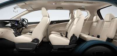 Mahindra Marazzo M4+ 7 S SUV (Sports Utility Vehicle) Diesel 2 Airbags (Driver, Passenger) 1.5L Turbocharged I4 Iceberg white, Oceanic black, Shimmering silver, Aqua marine 4 Star (Global NCAP)