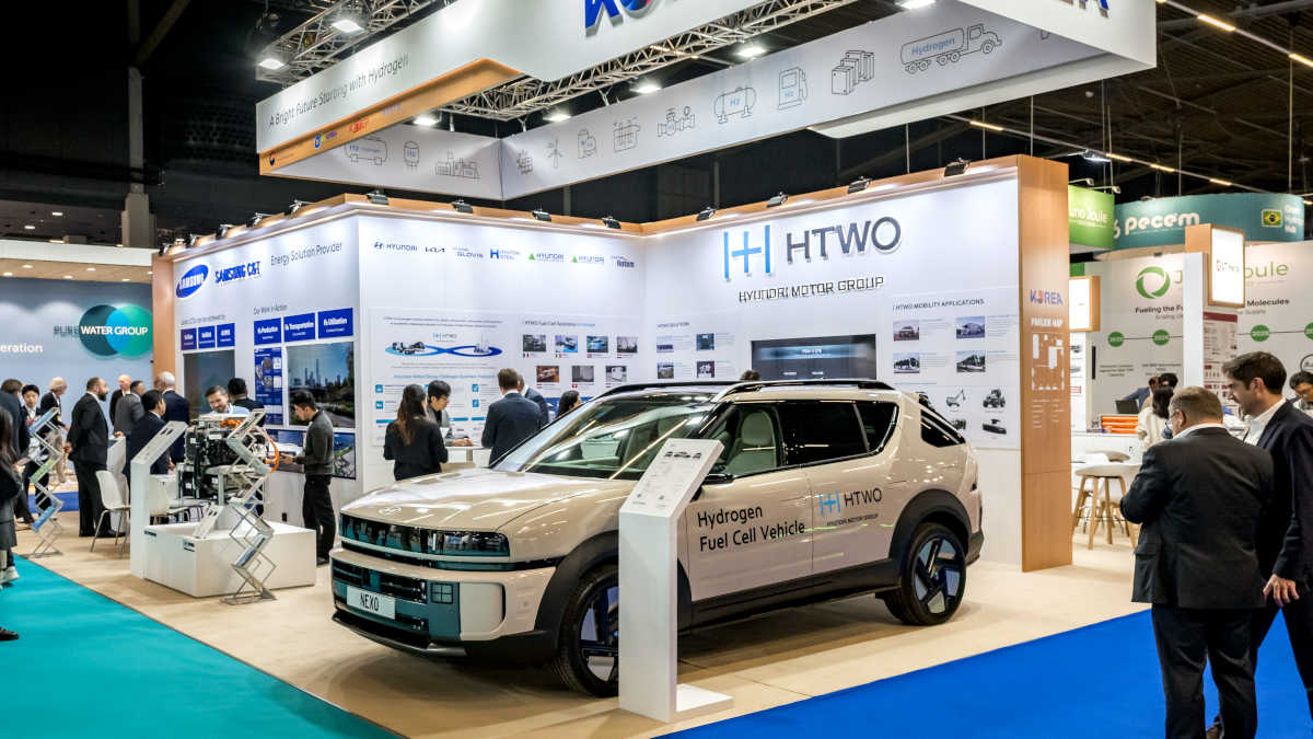 All-New Hyundai NEXO Hydrogen SUV Debuts Internationally