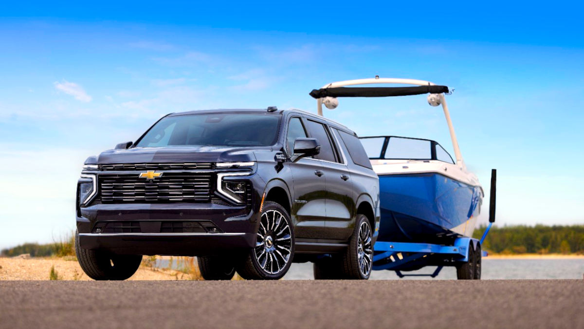 Chevrolet's optimized 3.0L Duramax diesel engine delivers a staggering 624-mile highway range. Discover how this engine changes the road-trip game!