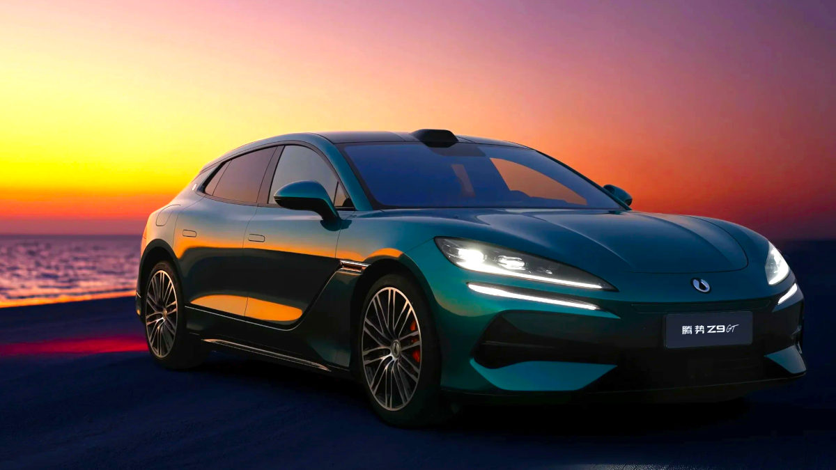 BYD’s Denza Z9 GT debuts with a staggering 1,036 km range and a 9-minute charge time. Check out the full performance specs and pricing here!