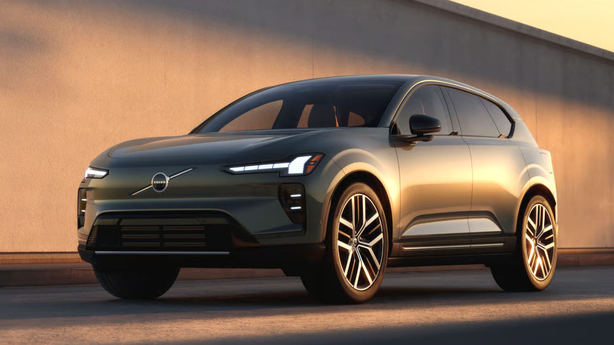 The game-changing Volvo EX60 electric SUV debuts with an 810 km range and Google Gemini AI. Read our deep-dive analysis of price and specs now!