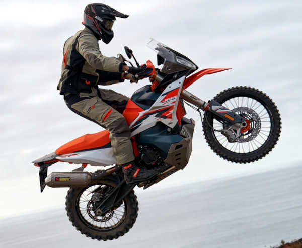 2025 KTM 890 ADVENTURE R: Off Road Mastery Meets New Design