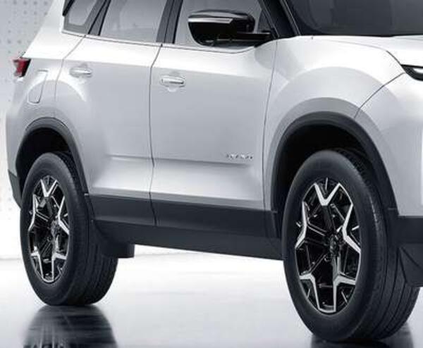 Tata Safari Pure +
