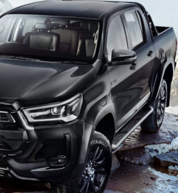 Toyota Hilux Black Edition High 4X4 AT