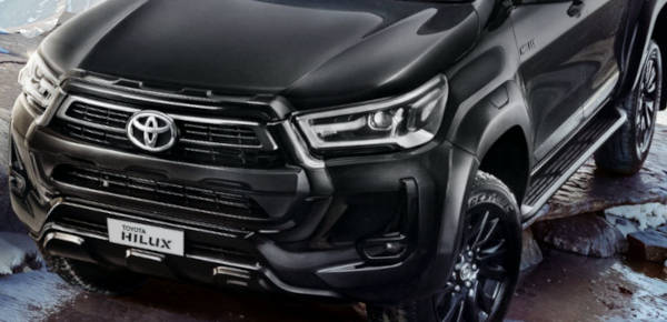 Toyota Hilux Black Edition High 4X4 AT