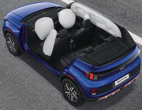 Hyundai Venue N Line N8 MT Dual Tone