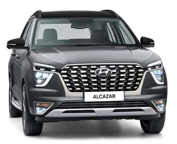 Hyundai Alcazar Signature (O) 6 STR 1.5 Petrol  Dual Clutch Transmission Dual Tone
