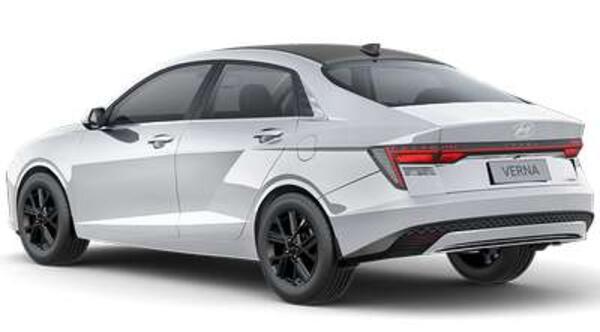 Hyundai Verna SX 1.5 Turbo Petrol MT Dual Tone