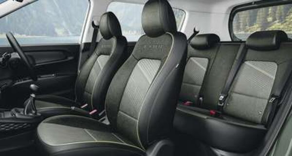Hyundai Exter SX (O) Connect 1.2 MT Dual Tone