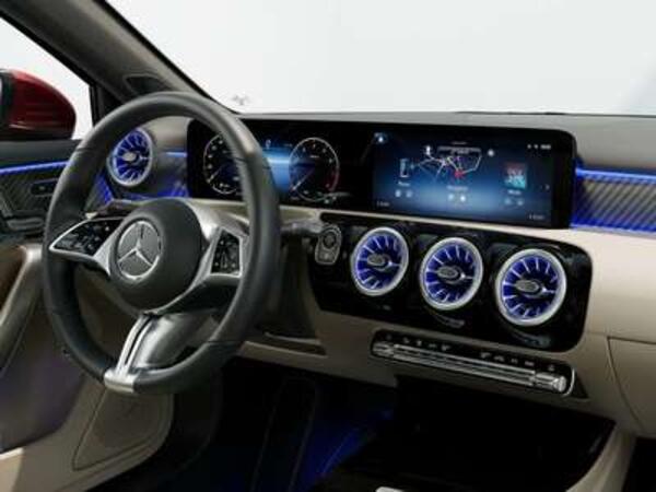 Mercedes-Benz A-Class Limousine 200