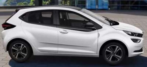 Tata Altroz XE Petrol