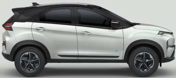 Tata Nexon EV Empowered + LR
