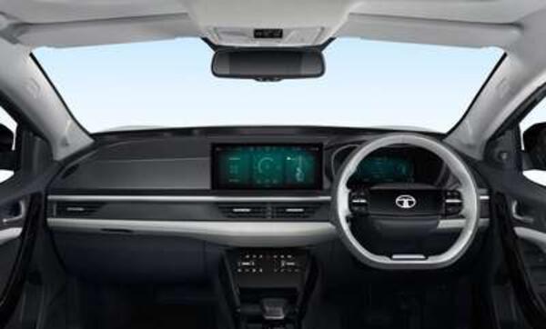 Tata Nexon EV Empowered + LR