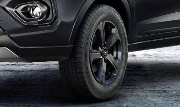 Tata Nexon XZ Plus LUXS Dark Edition (2017 - 2023)