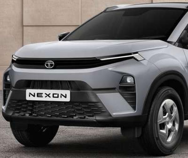 Tata Nexon Pure Petrol 6MT