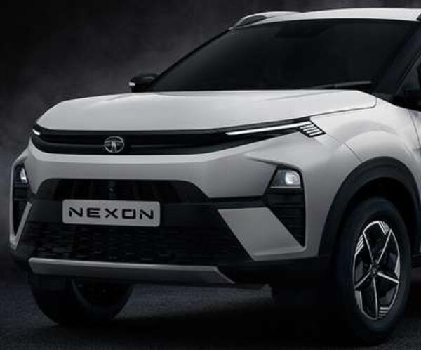 Tata Nexon Smart Petrol 5MT