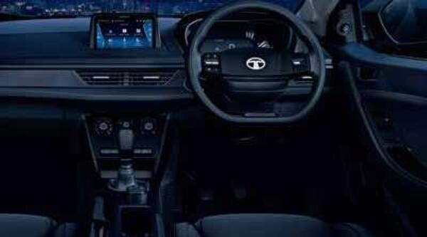 Tata Nexon Smart Petrol 5MT
