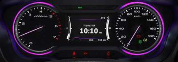 Mahindra Marazzo M6+ 8 S