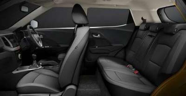 Mahindra XUV300 TGDi W8 OPT PM DT