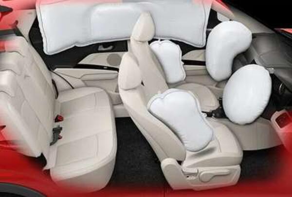 Mahindra XUV300 TGDi W8 OPT PM DT