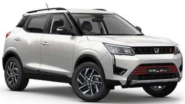 Mahindra XUV300 TGDi W8 PM
