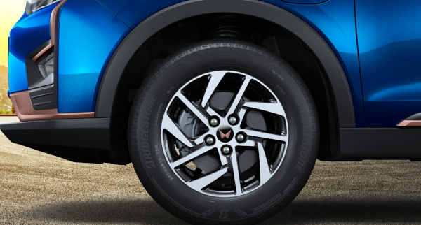 Mahindra XUV400 EL PRO 39.5 kWh