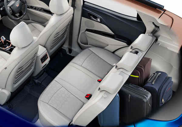 Mahindra XUV400 EC PRO 34.5 kWh