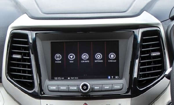 Mahindra XUV300 W8(O) 1.2 Petrol Dual Tone (2019 - 2024)