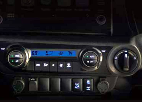 Toyota Hilux Black Edition High 4X4 AT