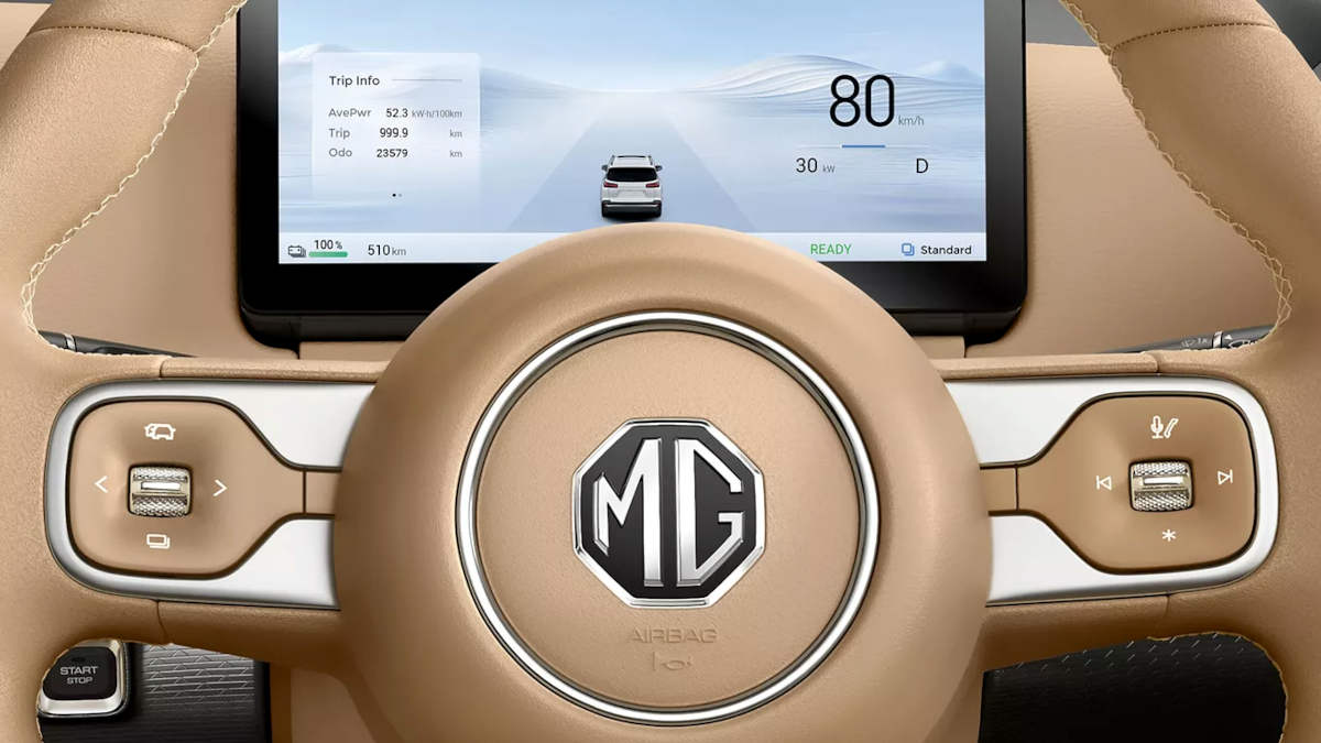 MG Hector Tomahawk EV Excite 7 Seater